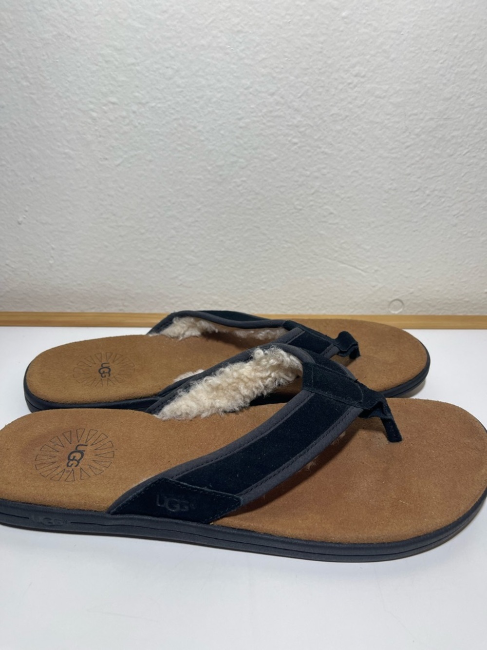 Men’s UGG Seaside Tasmania Flip Flop Sandals Size 11.5 Black